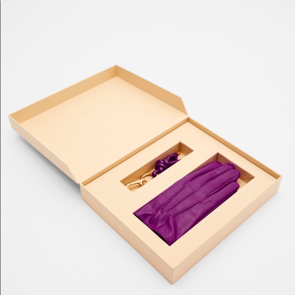 ✨SALE ✨Zara special edition leather gloves & key fob set ✨SALE ✨ - Picture 4 of 5